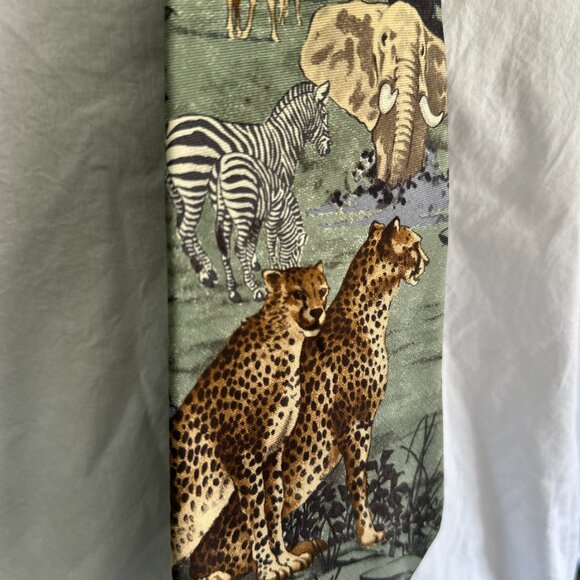 Upcycled Ladies Necktie Silk Necktie Necklace - Africa - Picture 7 of 8